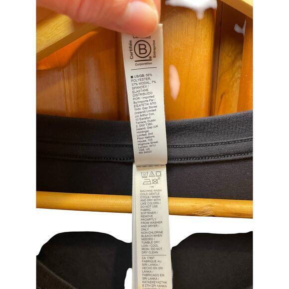 EUC Athleta Women XS T-Shirt Breezy Scoop V-Neck Black Stretchy Running Shirt‎ - Picture 11 of 11